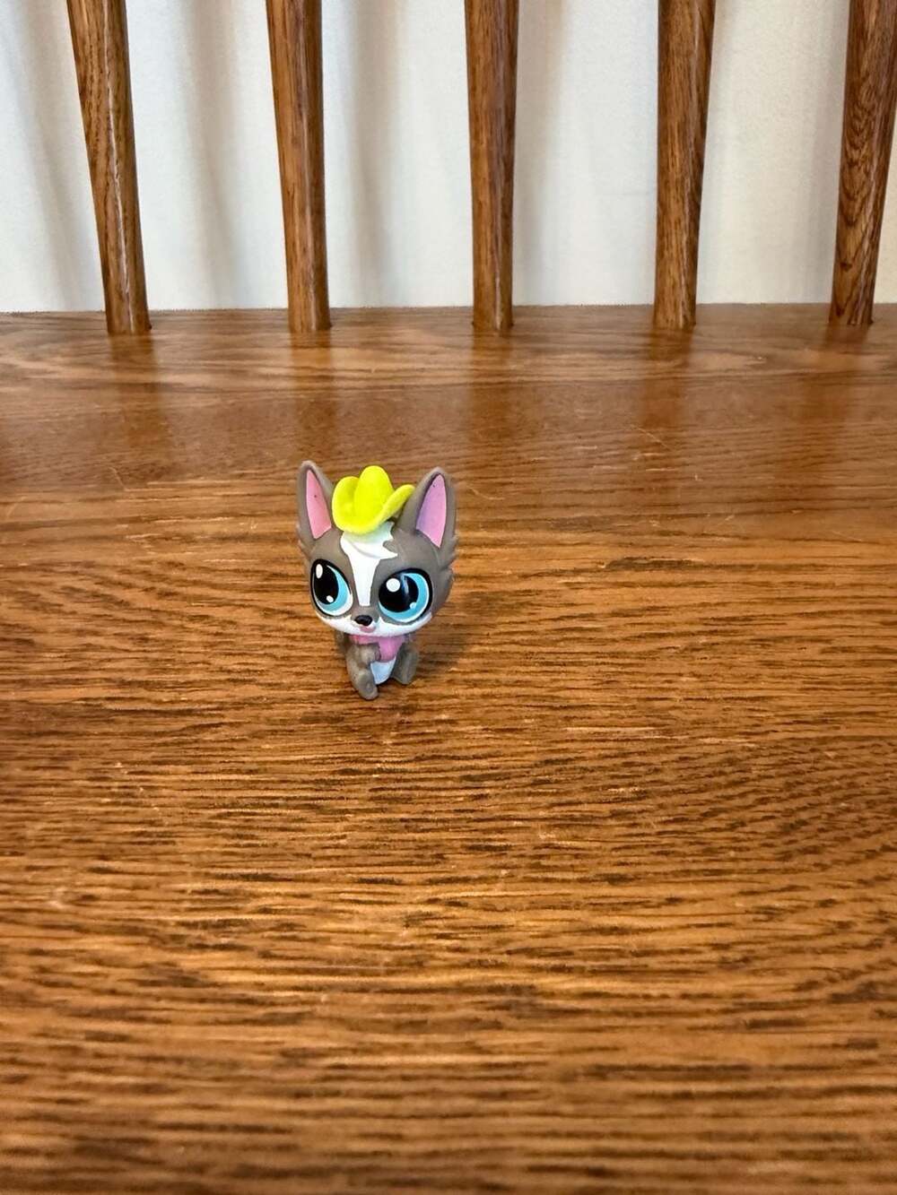 Hasbro Littlest Pet Shop LPS Wolf Figurine with Yellow Hat
